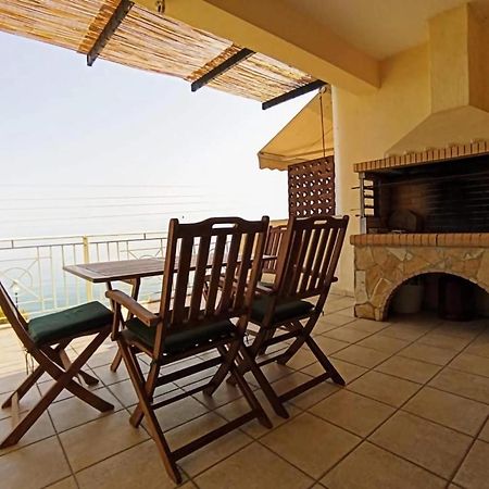 Derveni Seaside Apartments "Penthouse" エクステリア 写真