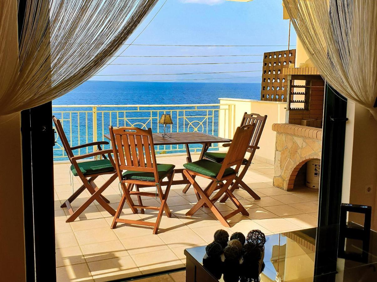 Derveni Seaside Apartments "Penthouse" エクステリア 写真